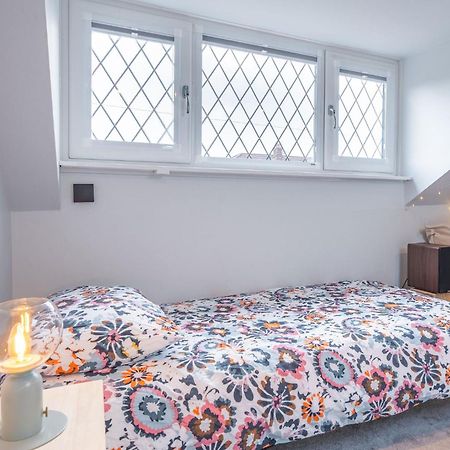 Nature Inspired Bungalow With 3 Rooms - 10 Mins From Manchester Airport Timperley Buitenkant foto